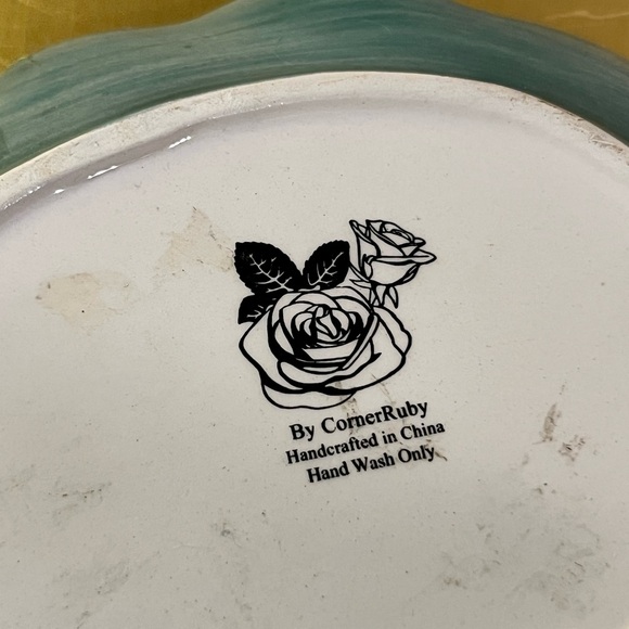 Corner Ruby Leaf-Shaped trinket dish or saucer Blue Green Color Ceramic Dish - Picture 4 of 4